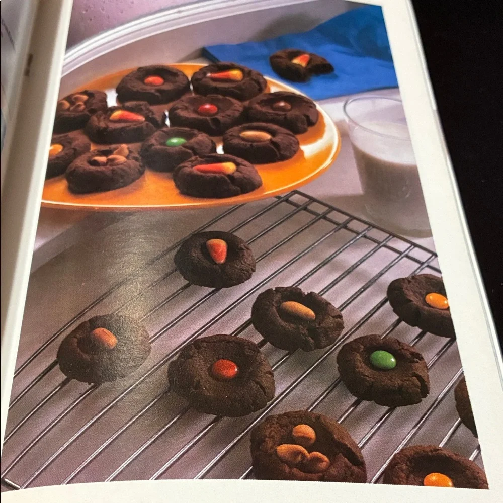 Vintage four piece Cookbook magazine Set